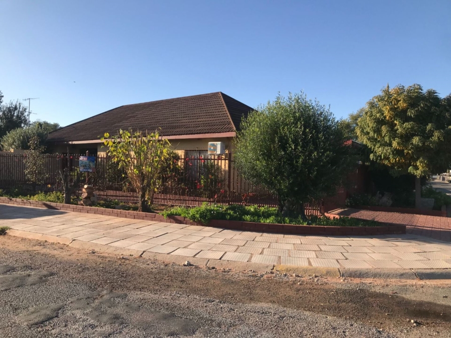 4 Bedroom Property for Sale in Oosterville Northern Cape